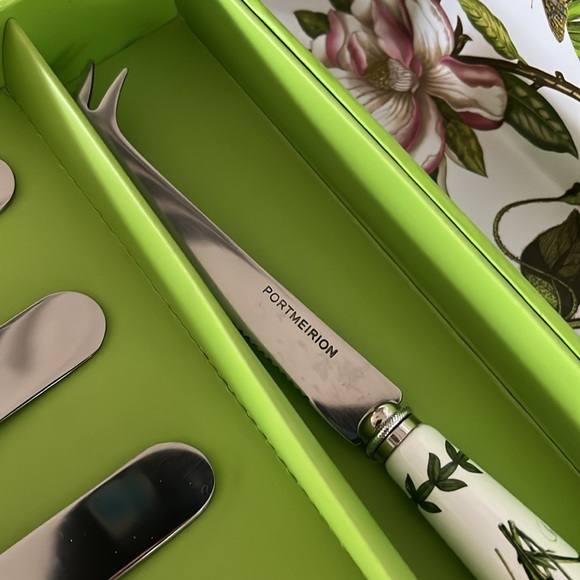 Portmeirion Botanical Garden Cheese Knife with 6 Spreaders - Picture 3 of 3
